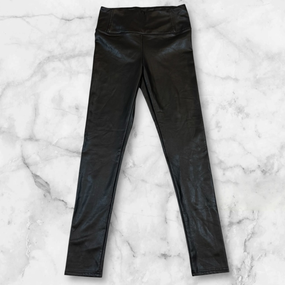 7 For All Mankind Black Faux Leather Skinny Pants Size small‎
